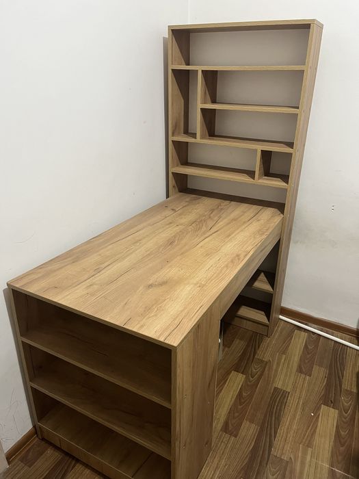 Письменный стол / парта