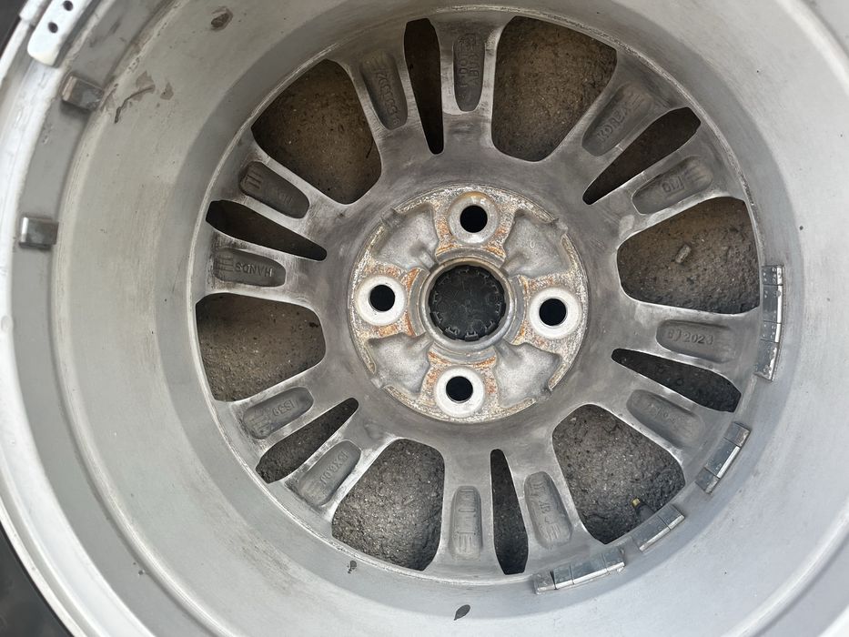 Продам оригинальный диск резину кобальт