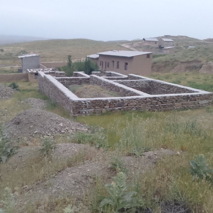 Курилиши битмаган ховли ер сотилади