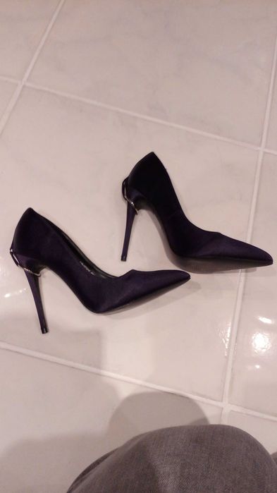 Pantofi Botinelli măsură 36,cu toc și foarte eleganți și finuți!
