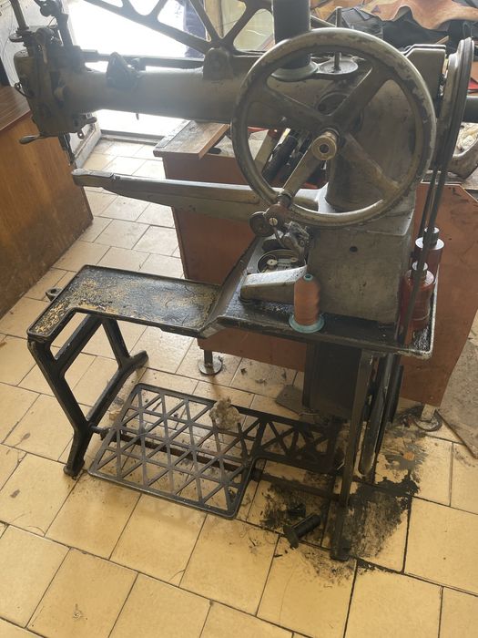 Ръкавна шевна машина