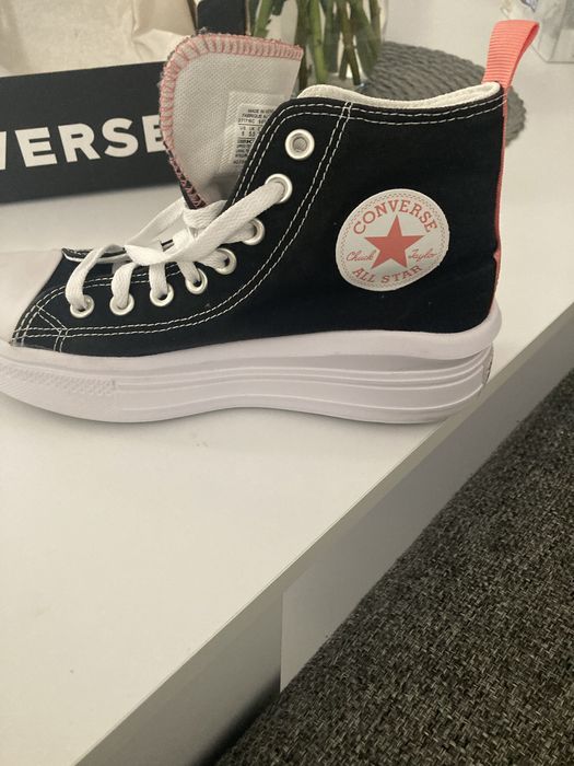 Vand papuci Converse noi