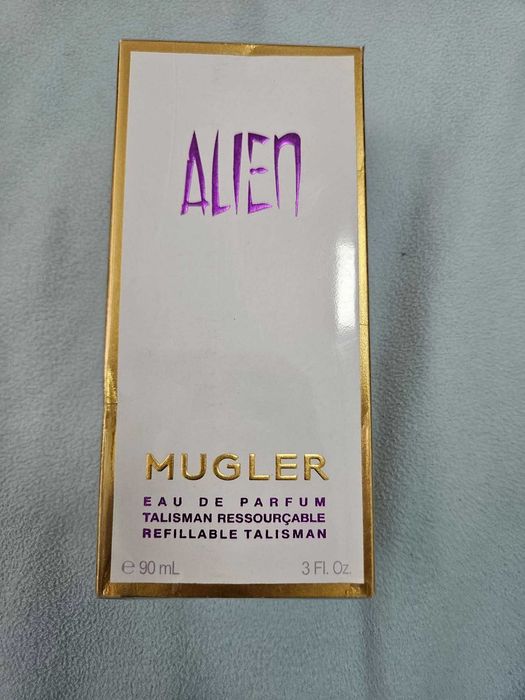 Buna ziua, dragelor !!!  Vând Mugler Alien EDP, 90 ml, varianta Refillable Talisman, nou și sigilat, exact ca în fotografii.