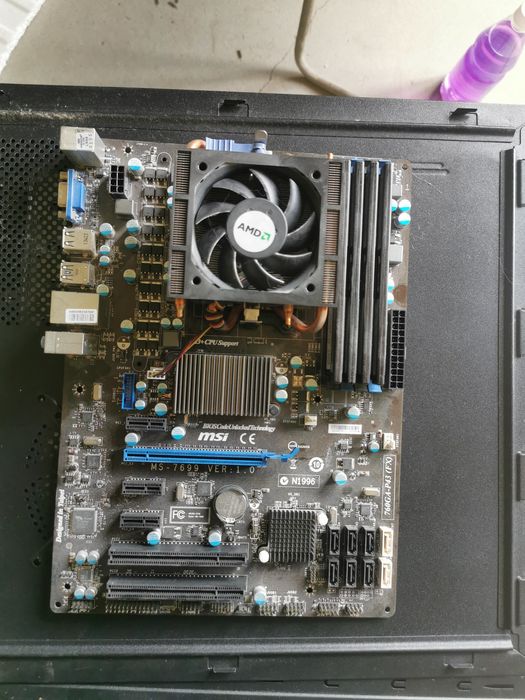Vând kit am3+ FX-6100, placa de bază msi  760ga-p43(FX) si 8gb ram ddr3(4x2gb Corsair xsms3)