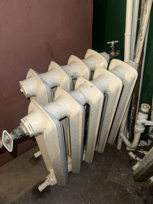 Продам чугуные батареи