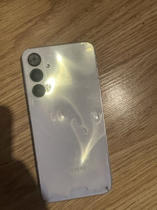 Продавам Samsung Galaksy a16