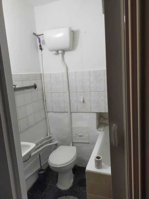 Închiriez garsonieră