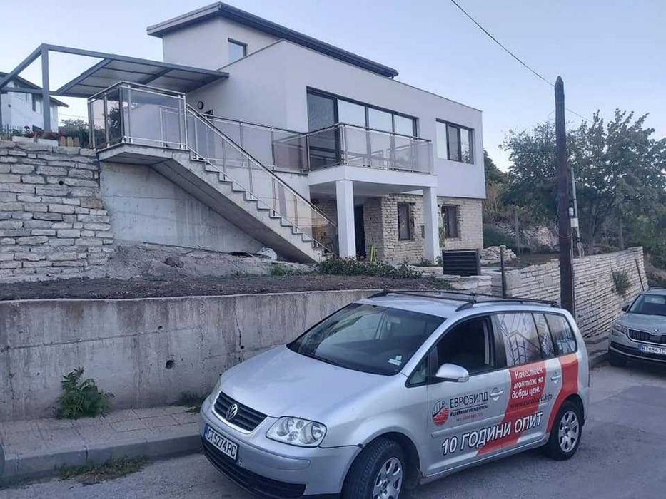 Парапети за стълбища