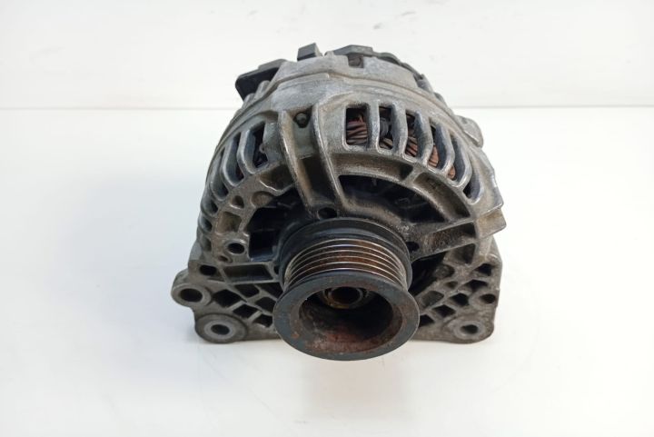 Alternator  037903025L Volkswagen VW Golf a 4-a generatie seria