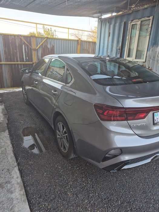Кia cerato автомобиль