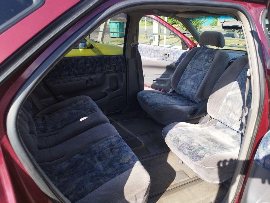 Nissan r,nessa 2литра