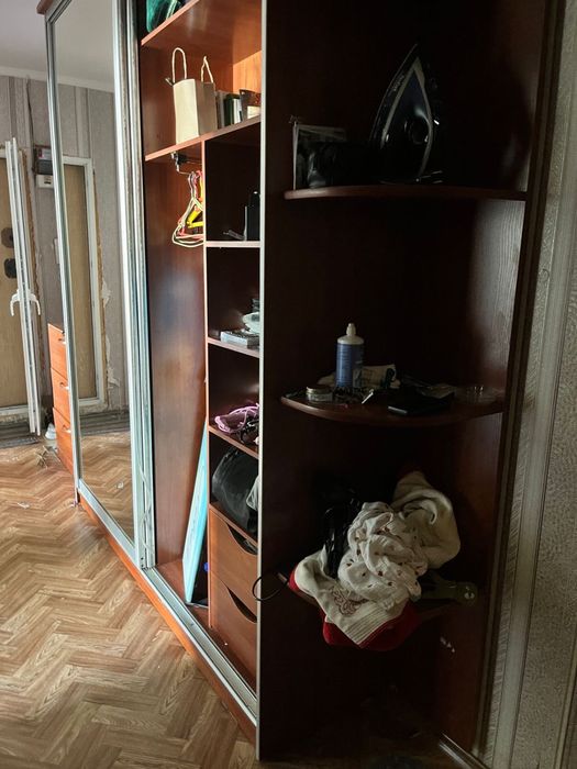 Продаётся прихожая (шкаф-купе с зеркалом)