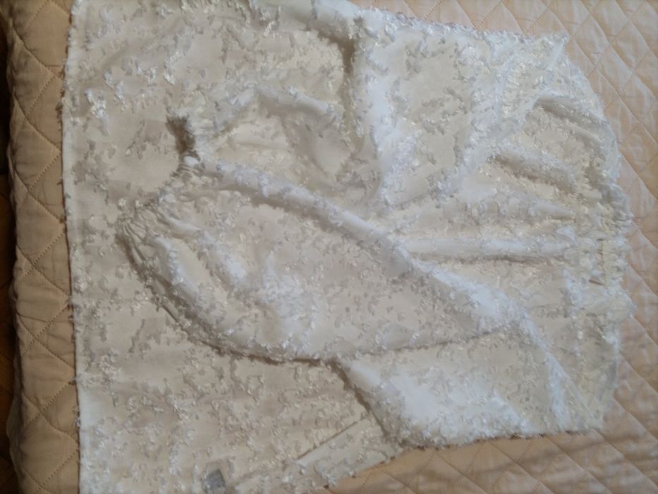 Ефектна блуза с отворени ръкави