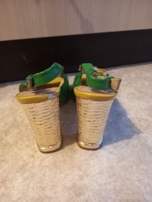 Летние босоножки