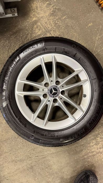 Anvelope de vara 16" Michelin Privacy 4, provenite de pe Mercedes A-Klasse