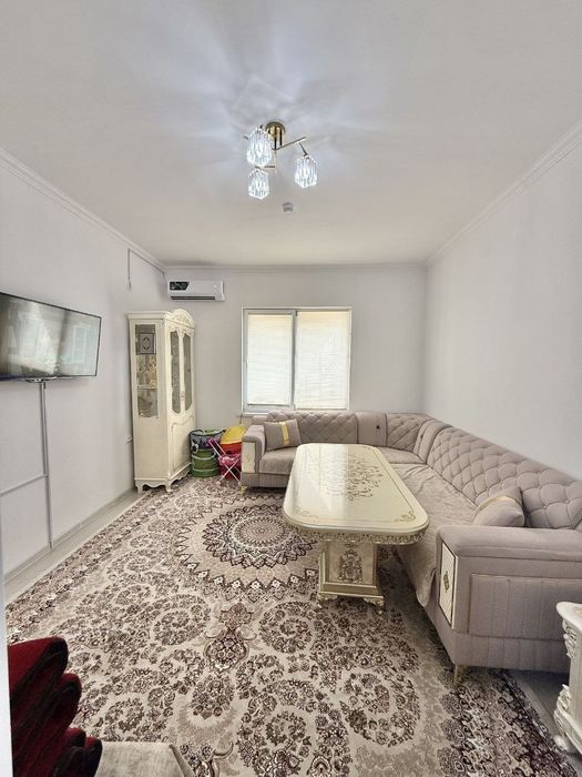 Olmos navostroyka sotiladi. 70m²