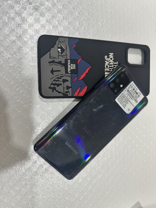 Продам Самсунг А51 в отличном Состоянии