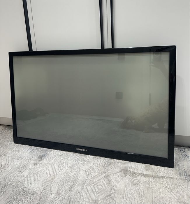 Телевизор Samsung (43 дюйма)