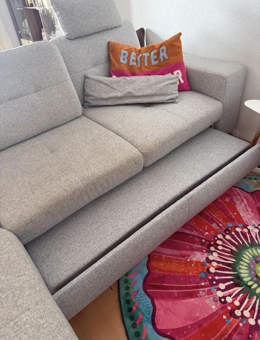 Canapea extensibilă cu spațiu pentru depozitare si  hooker