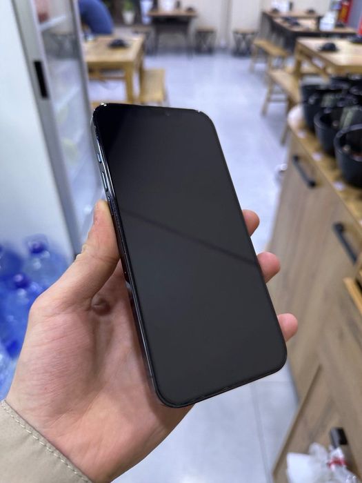 Продам iPhone 12 Pro Max  85 ёмкость, родная