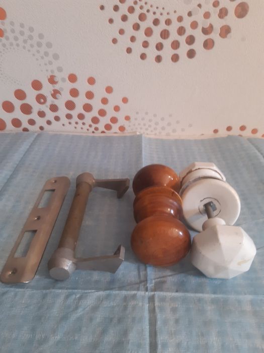 Ручки   разные для мебели  для дверей  от 300 т.