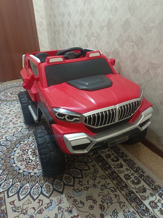 Машина детская , в отличном состоянии