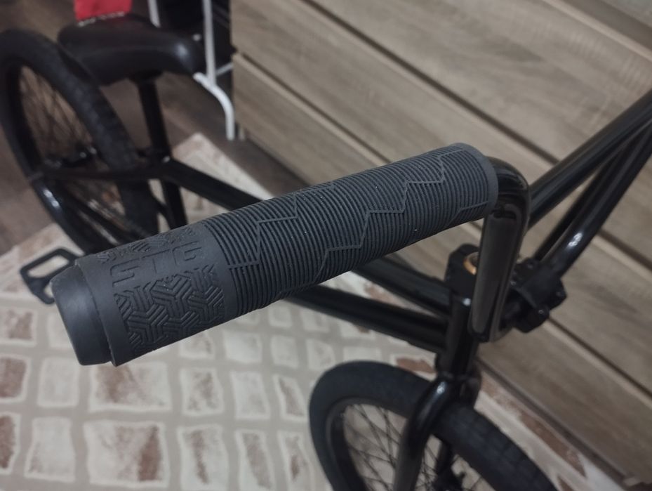 BMX - no name black