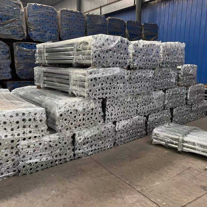 Стойки для монолитный