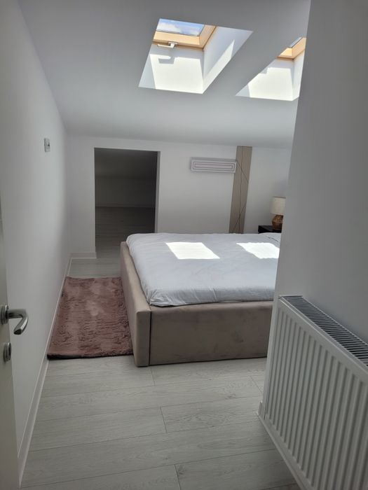 Persoana fizica închiriez apartament 3 camere
