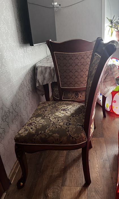 Продам стулья деревянные