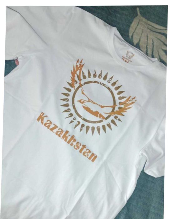 Надпись на футболке ,кружке