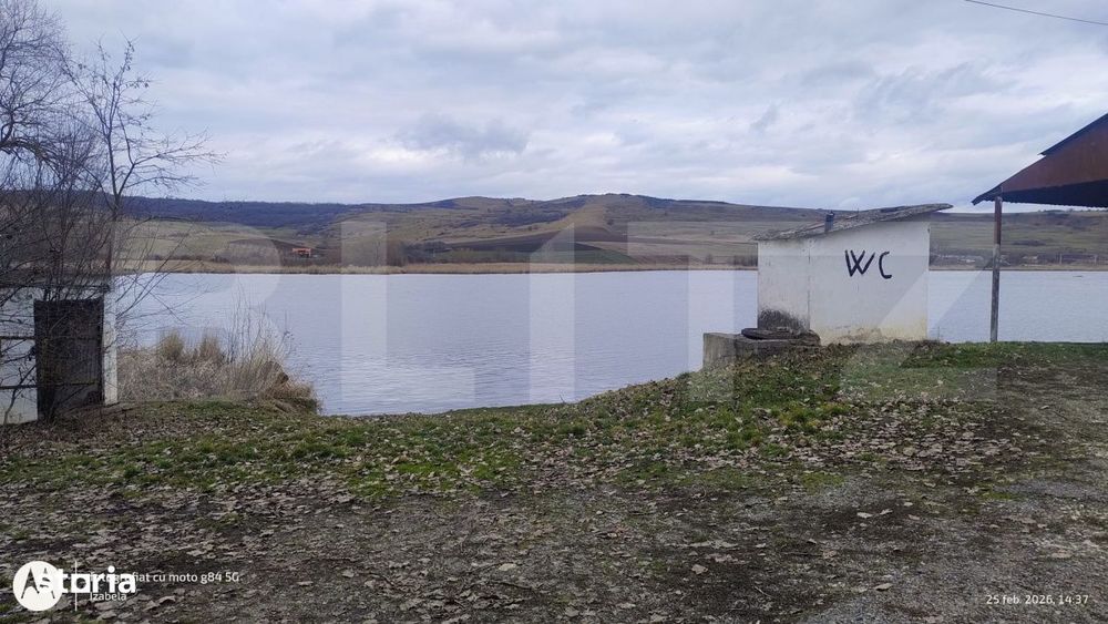 Oportunitate investitionala-Proprietate cu lac privat in Geaca