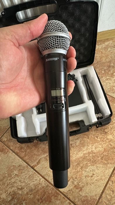 Vând sistem wireless profesional Shure QLXD4 + microfon handheld QLXD2 Beta 58A