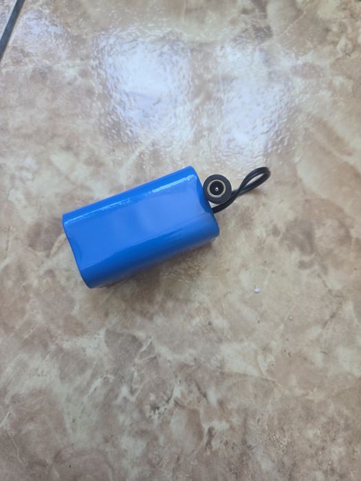 Vând acumulator barcuta V 900 15000mah