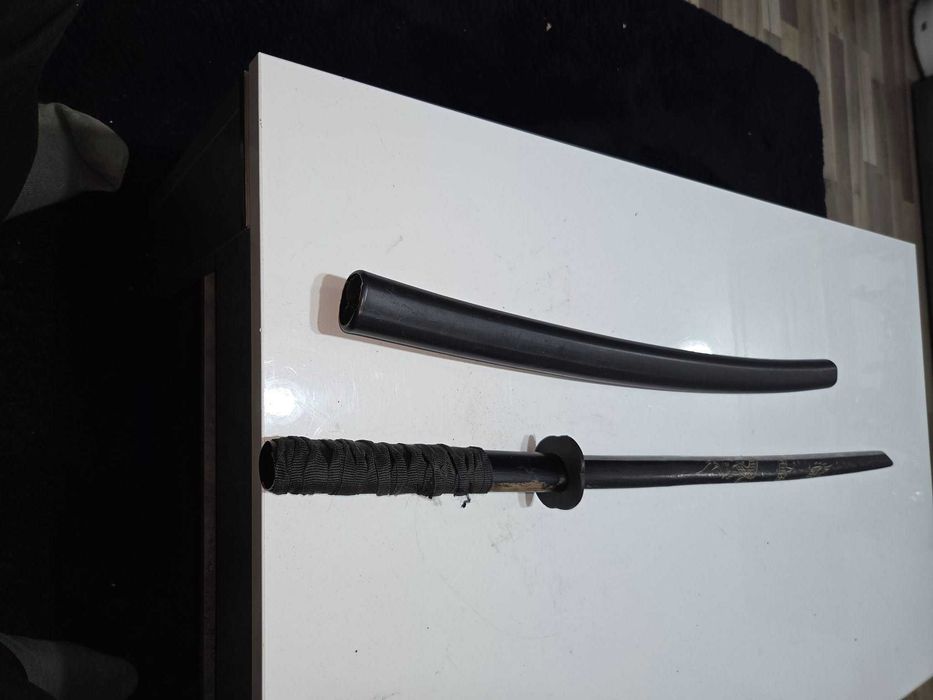 Lot vintage de 1 pumnal si 2 sabii
