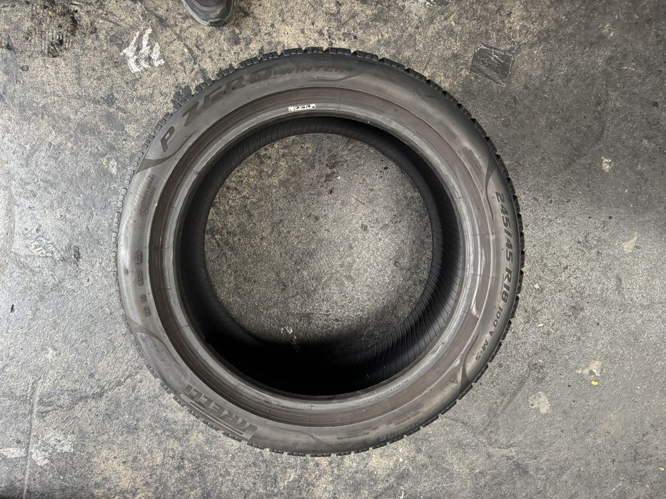 245/45/18 pirelli