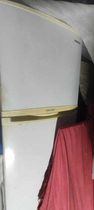 Холодильник Samsung