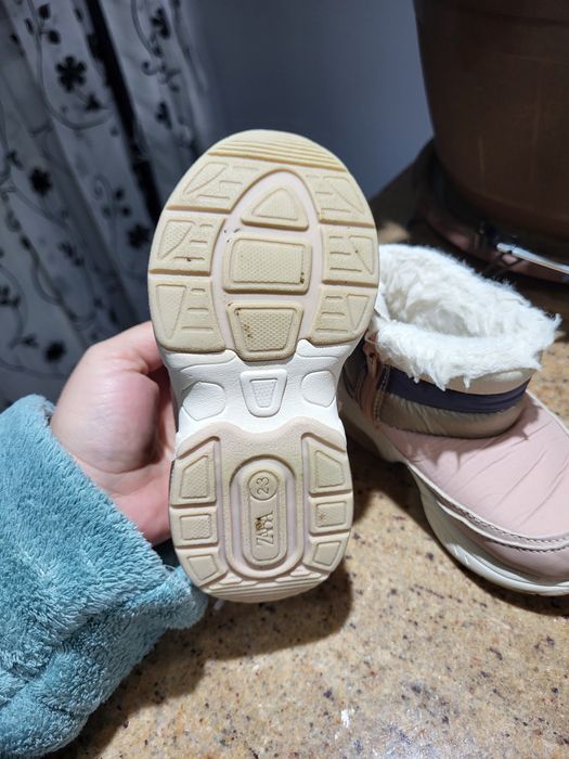 Ghete Zara îmblănite mărimea 23