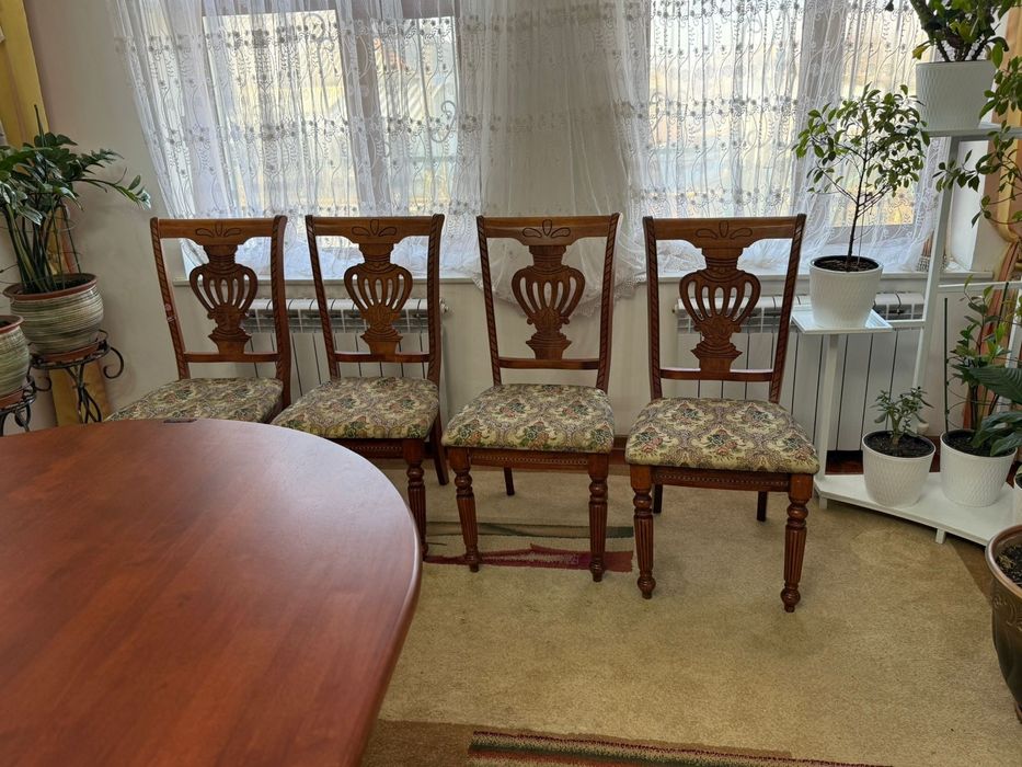 Гостиный стул шикарный