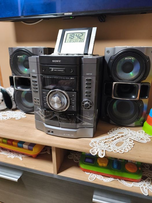 Sony combina muzicala