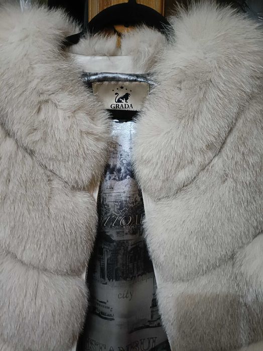 Vând haina de blană vulpe naturala