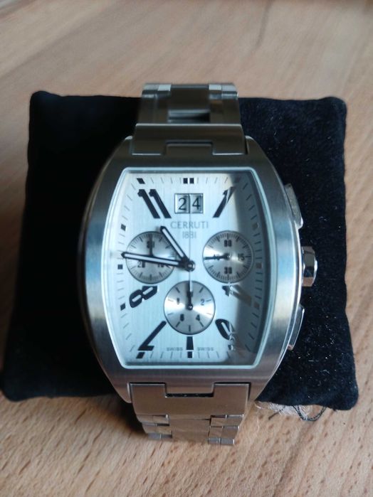Часовници Cerruti,Breil