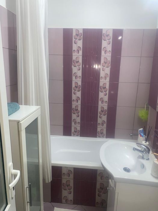 De inchiriat apartament zona Bariera