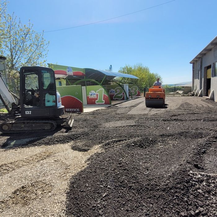 Excavări săpături demolări miniexcavator picon excavator prestări serv