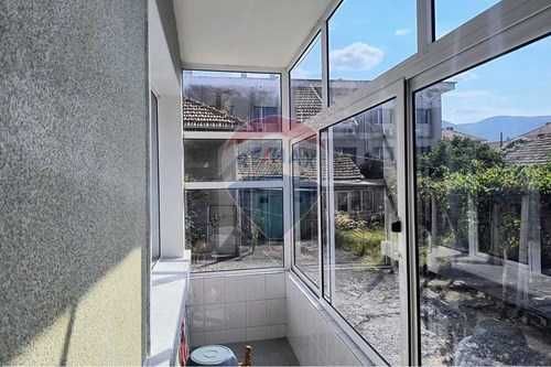 Продава се Тристаен апартамент в Велики Преслав - 78 кв.м за 1105 €/кв.м - Снимка #15