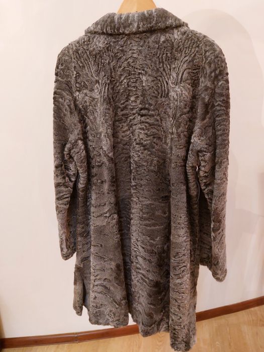 Шуба зимняя каракульча