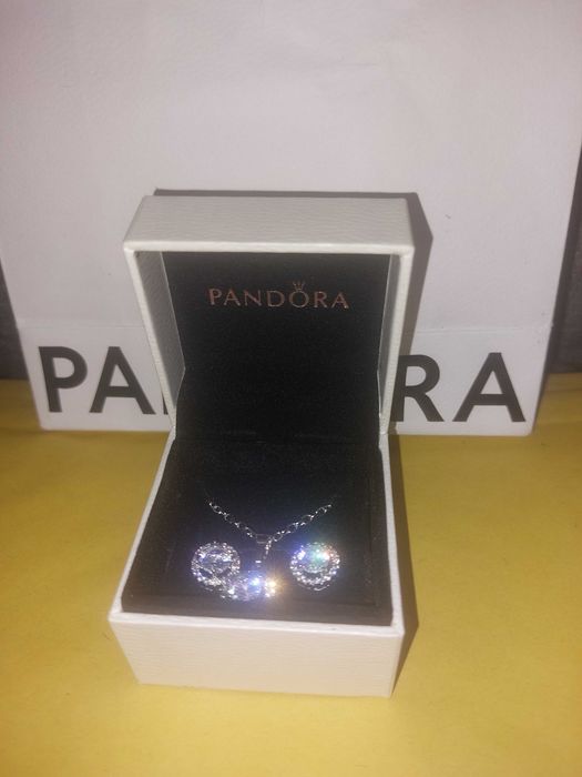 Set de bijuterii in cutie cadou cu punguta cadou pandora