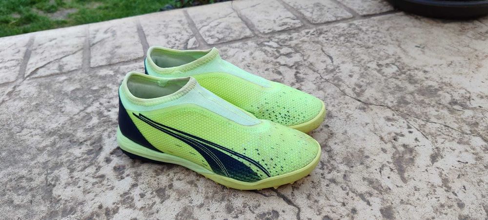 Vând ghete fotbal Puma 37 baieti- Control și viteză pe teren sintetic!