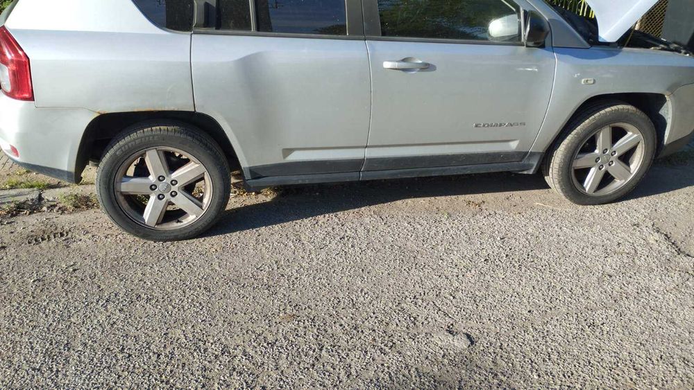 Jeep Compass 2.2 2011г на ЧАСТИ →