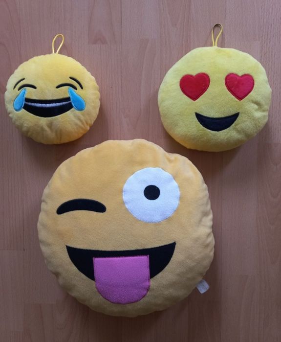 Лот от различни плюшени играчки